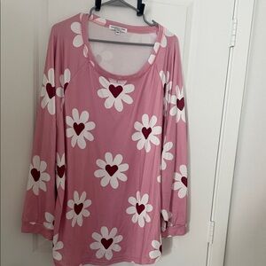 Chic Soul Pink Long Sleeve Tee with Heart and Flower Design